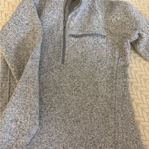 Under Armour  Women’s Gray Quarter Zip Fleece Top - Picture 3 of 8